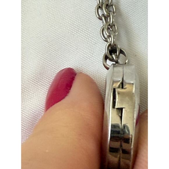 Sand dollar pendant locket necklace - Picture 9 of 13